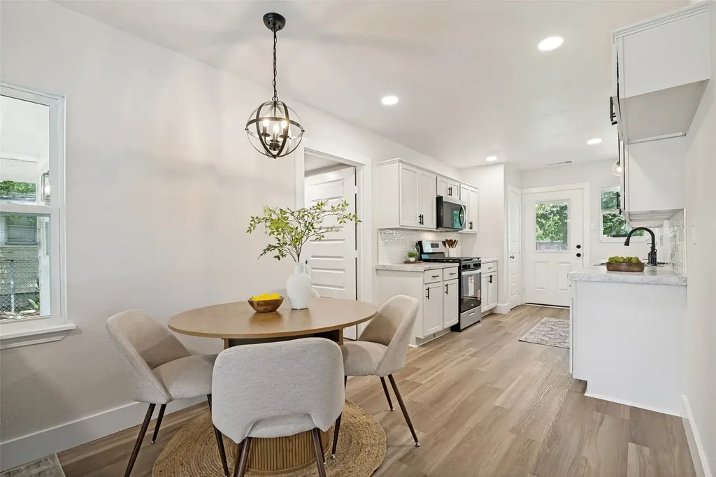 215 Loma Drive Garland TX 75040