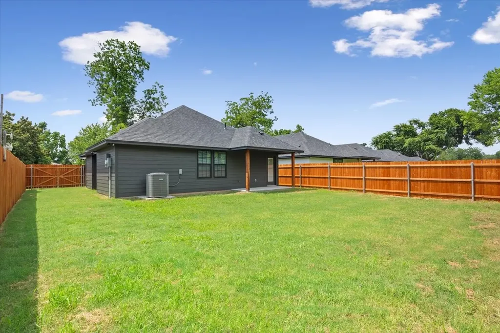 920 Church Avenue Waco TX 76706