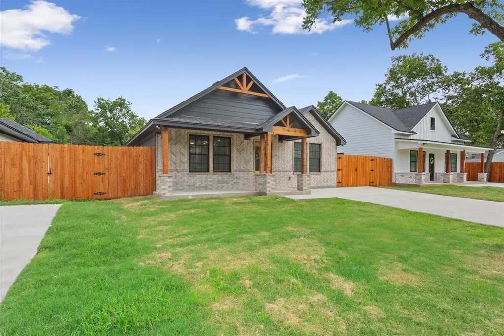 920 Church Avenue Waco TX 76706