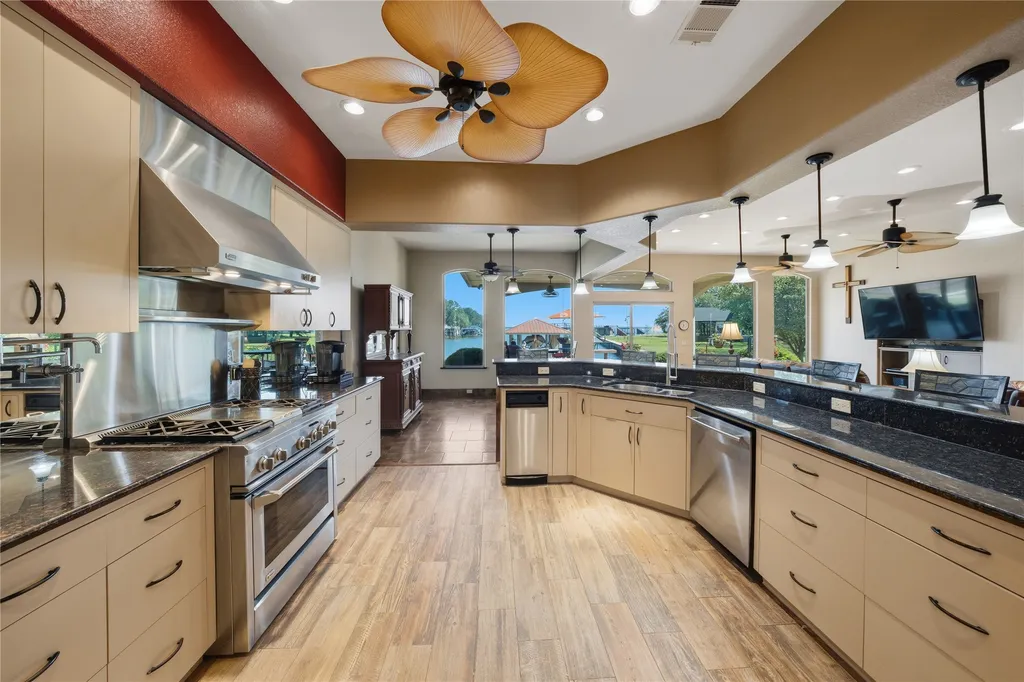 2547 Groves Drive Tool TX 75143