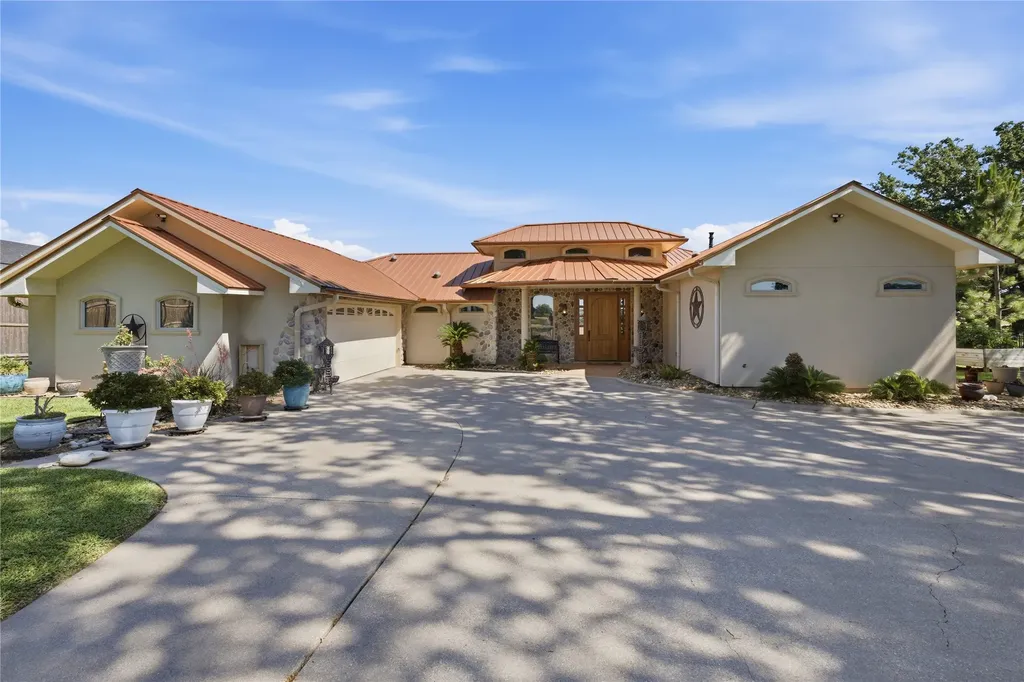 2547 Groves Drive Tool TX 75143
