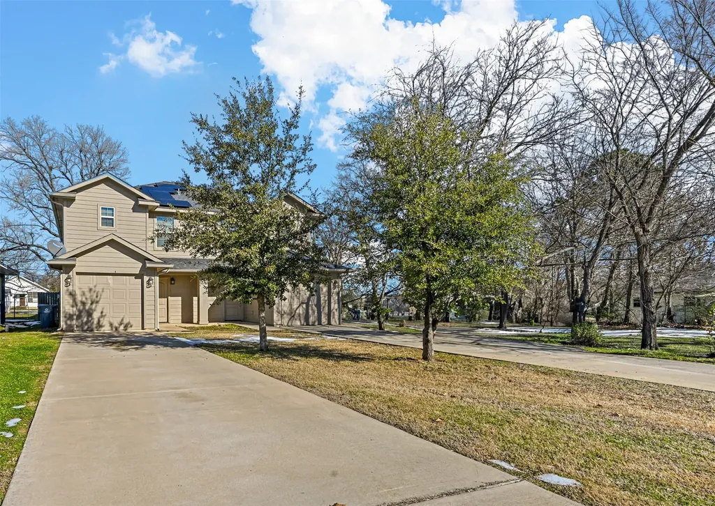 727 W Johnson Street Denison TX 75020