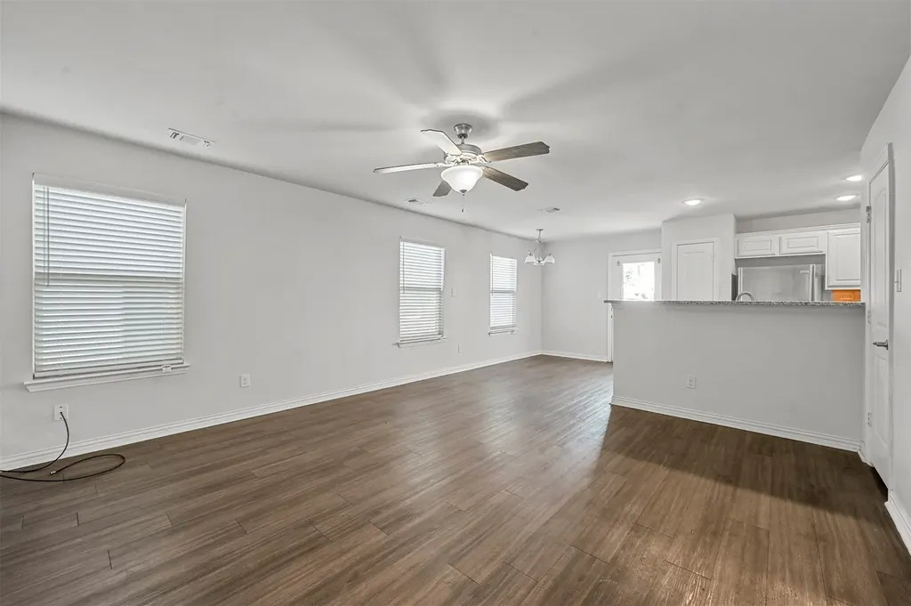 727 W Johnson Street Denison TX 75020