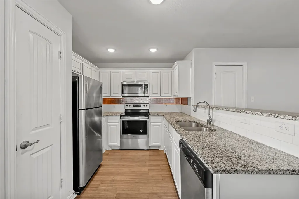 727 W Johnson Street Denison TX 75020