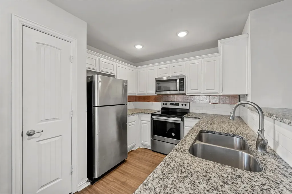 727 W Johnson Street Denison TX 75020