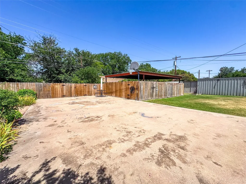 703 N Avenue E Haskell TX 79521
