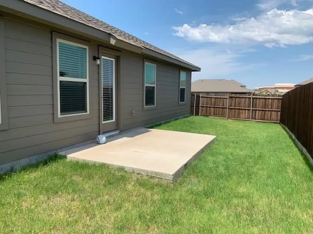 814 Rustic Meadows Trail Princeton TX 75407