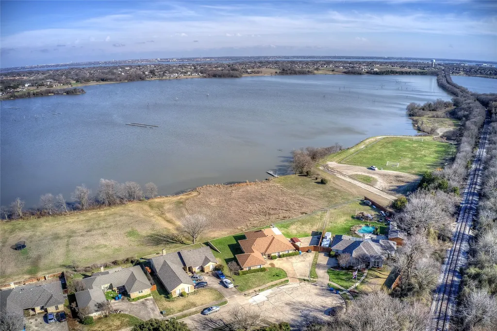 4804 Edgewater Drive Rowlett TX 75088
