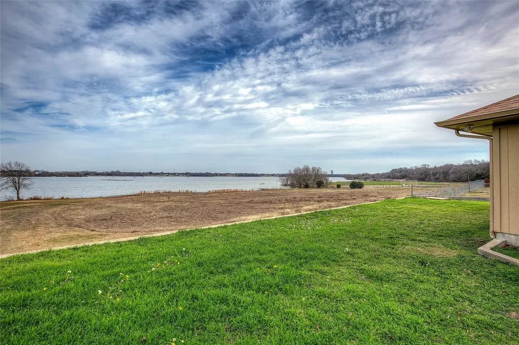 4804 Edgewater Drive Rowlett TX 75088