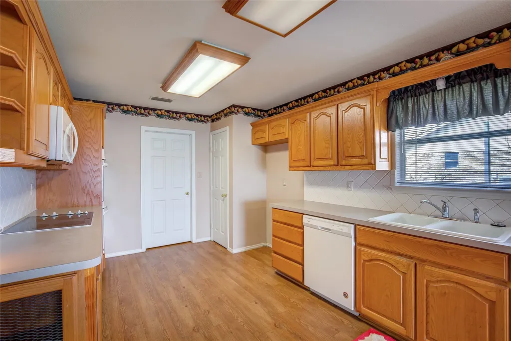 4804 Edgewater Drive Rowlett TX 75088