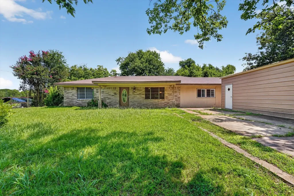 387 Avenue D Point TX 75472