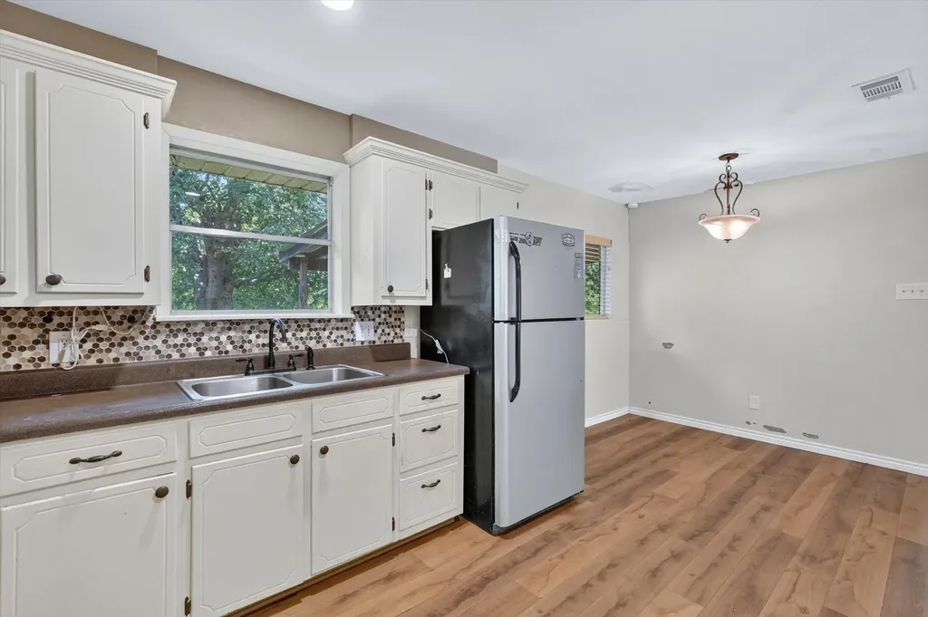 387 Avenue D Point TX 75472