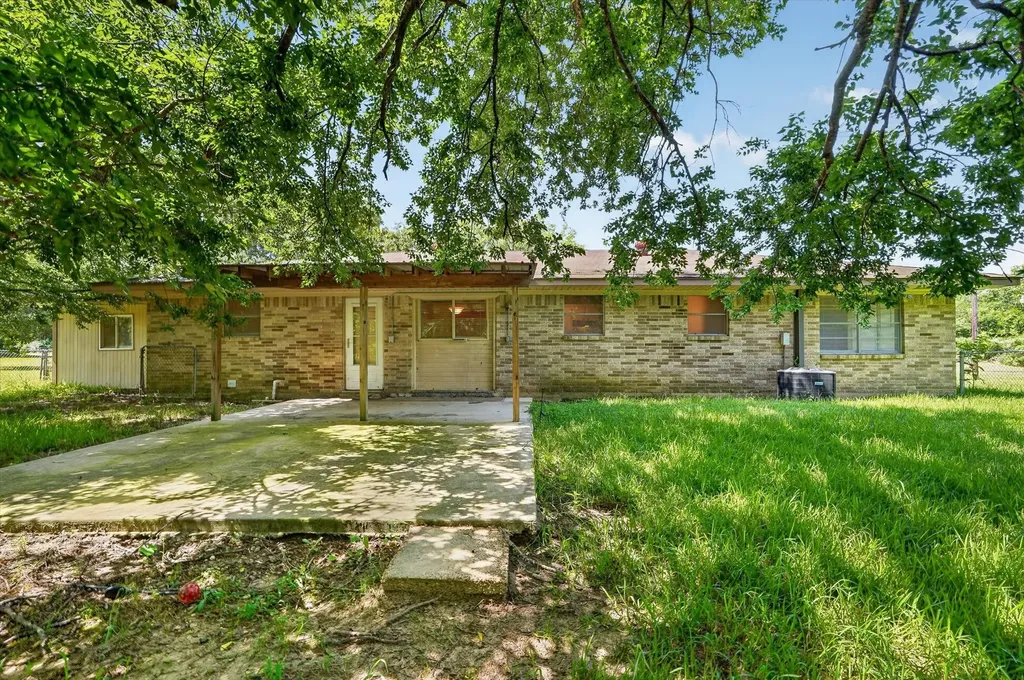 387 Avenue D Point TX 75472
