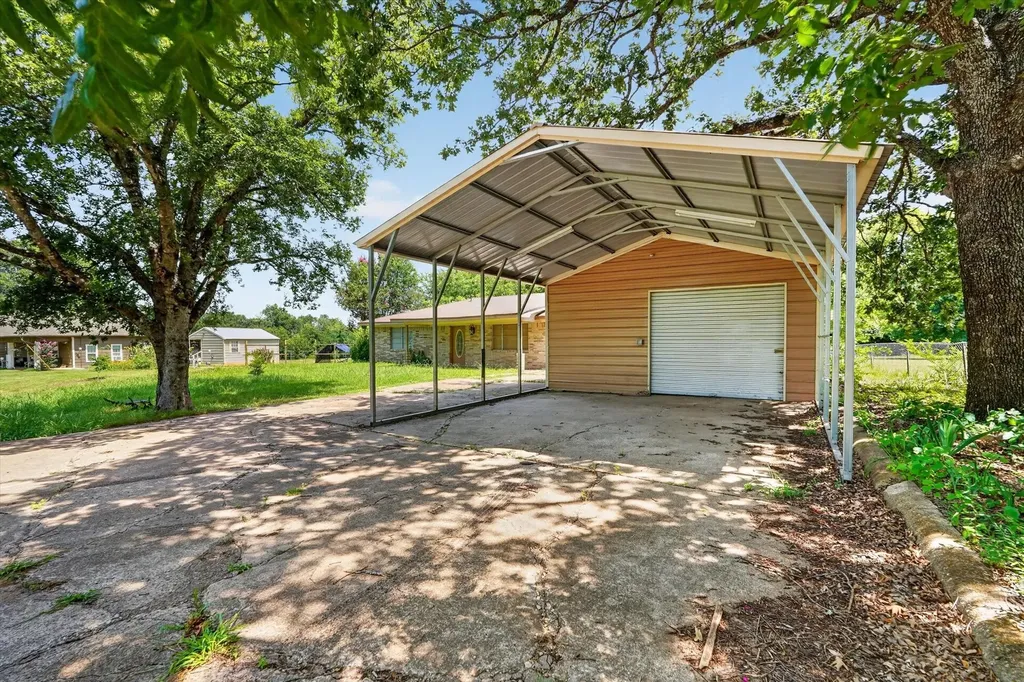 387 Avenue D Point TX 75472