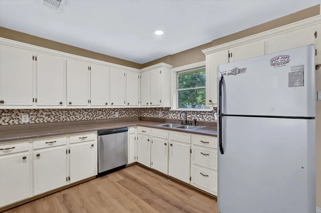 387 Avenue D Point TX 75472