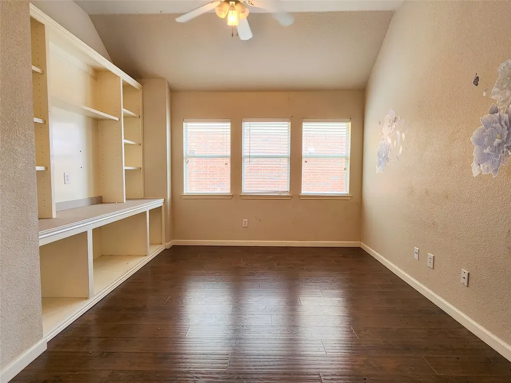 1605 Cardinal Way Aubrey TX 76227