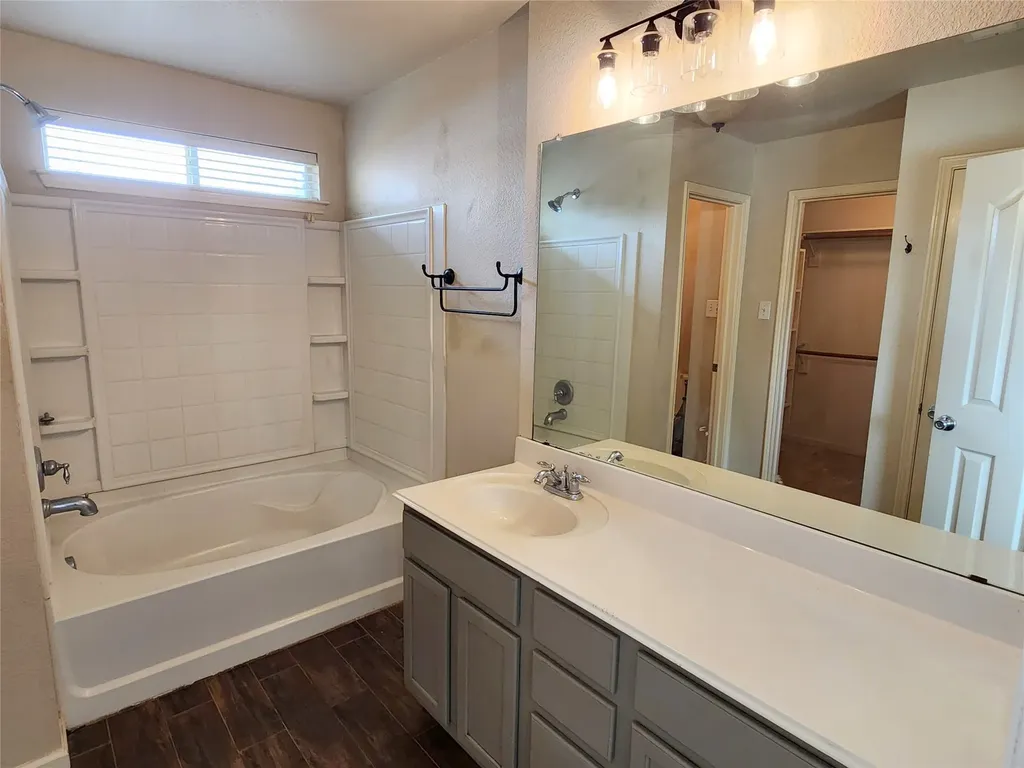 1605 Cardinal Way Aubrey TX 76227