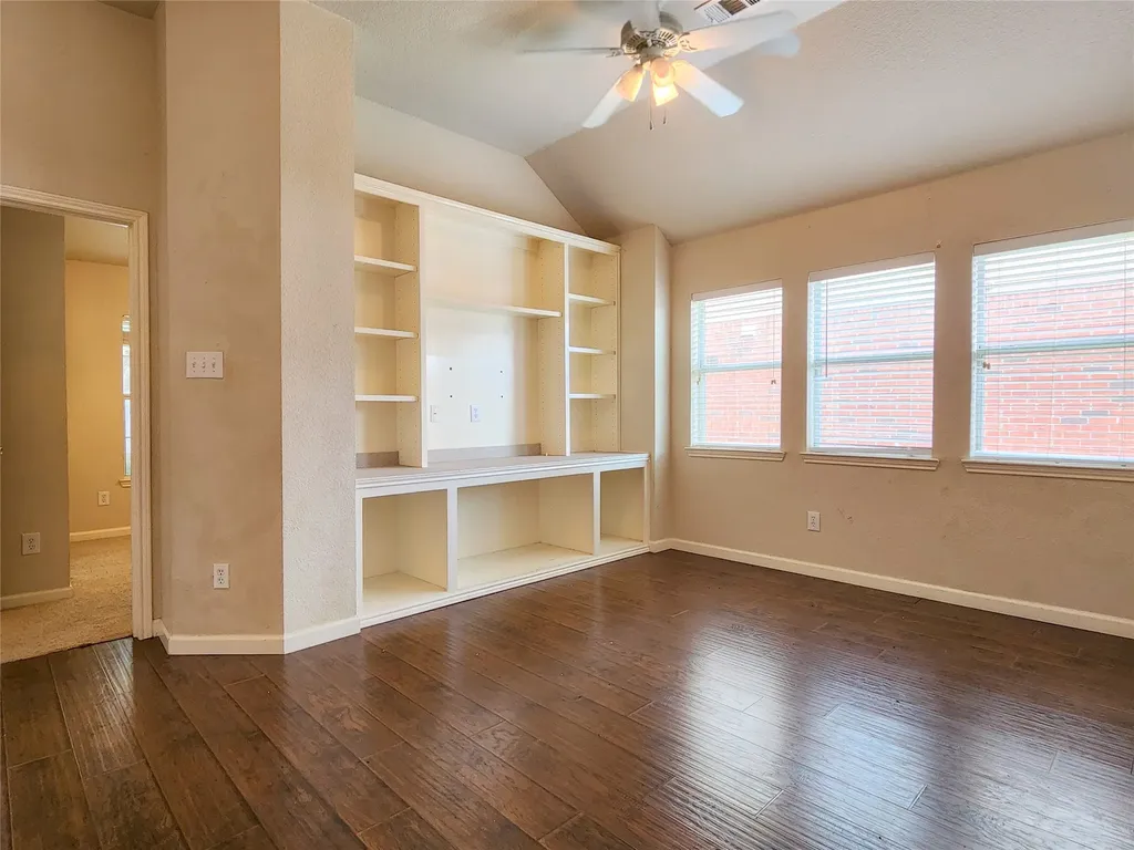 1605 Cardinal Way Aubrey TX 76227