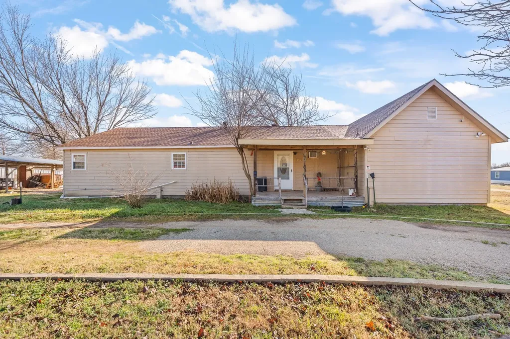 2204 Daniels Drive Joshua TX 76058