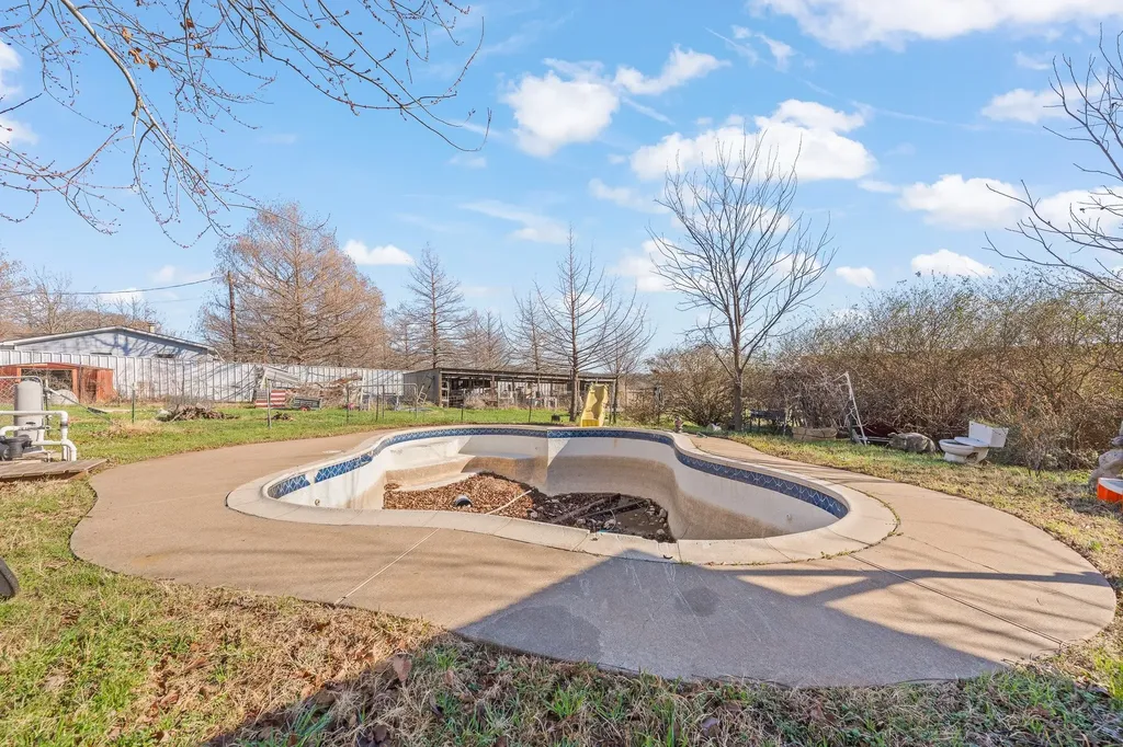 2204 Daniels Drive Joshua TX 76058