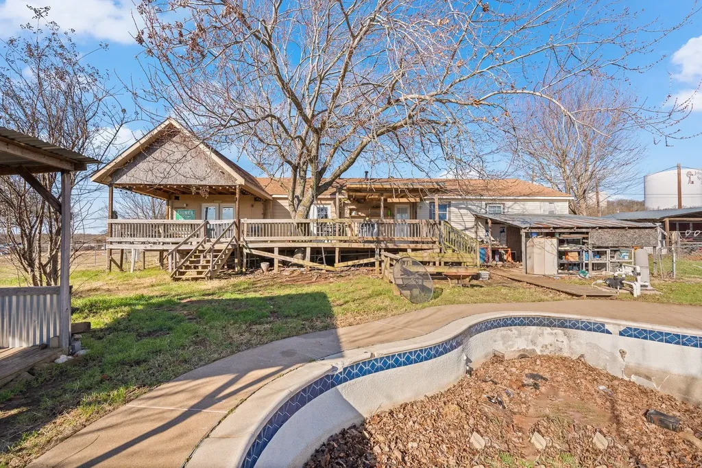 2204 Daniels Drive Joshua TX 76058