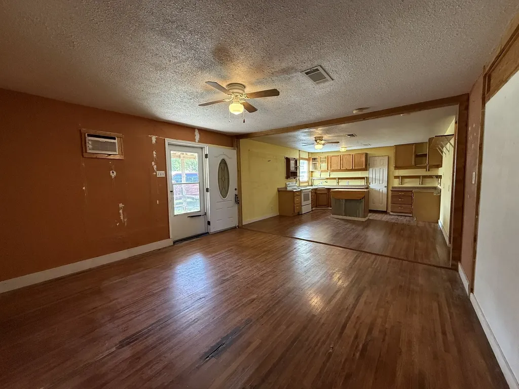2204 Daniels Drive Joshua TX 76058