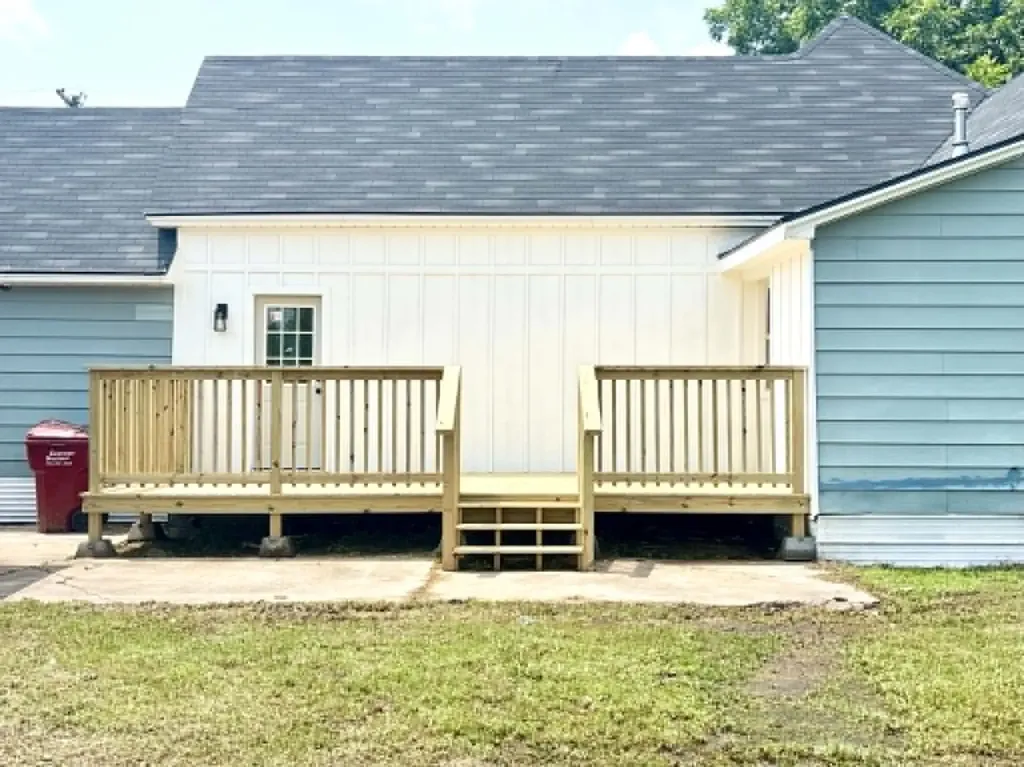 1008 W 12th Street Bonham TX 75418