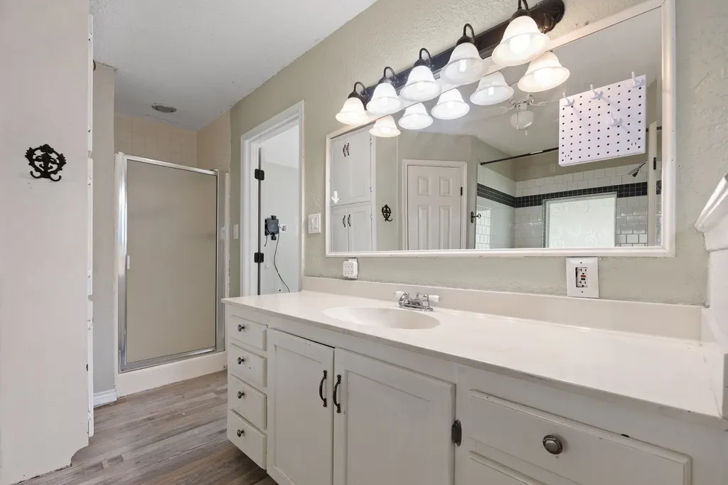111 W Shelton Street Alvarado TX 76009