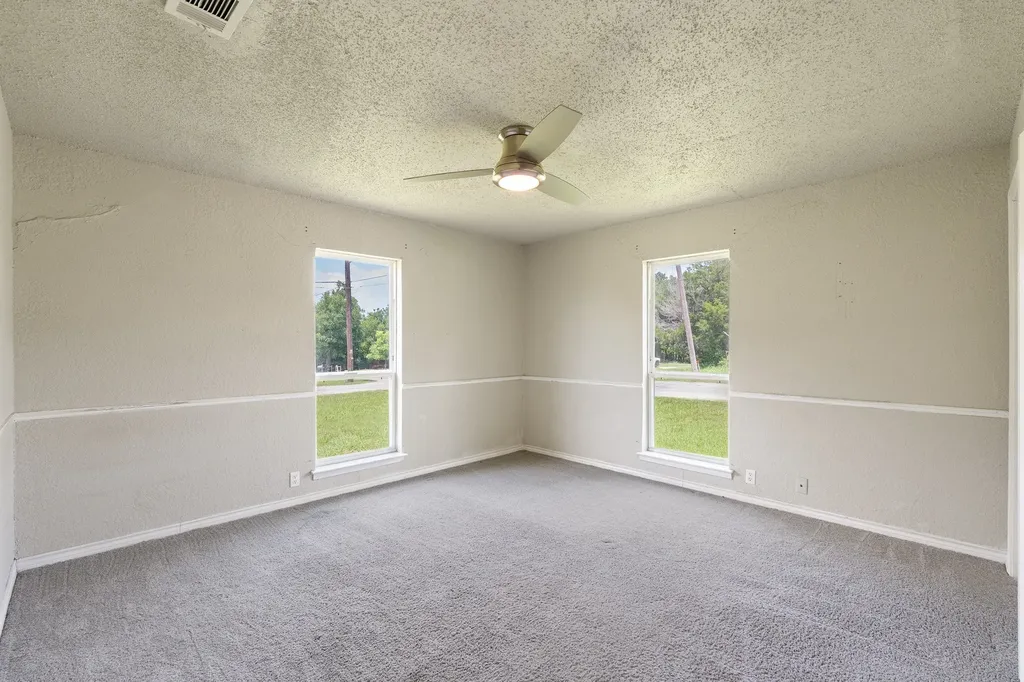 111 W Shelton Street Alvarado TX 76009