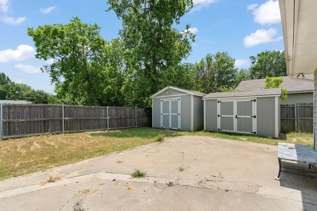 111 W Shelton Street Alvarado TX 76009