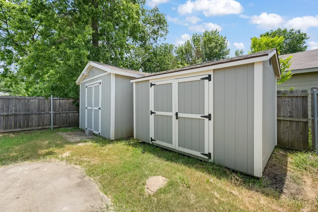 111 W Shelton Street Alvarado TX 76009