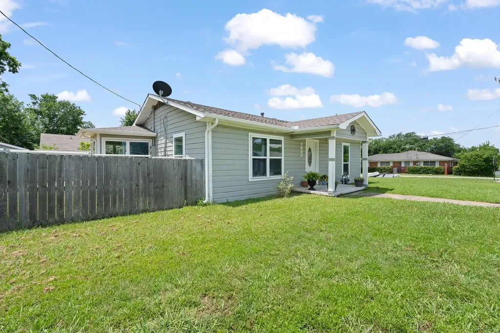 111 W Shelton Street Alvarado TX 76009
