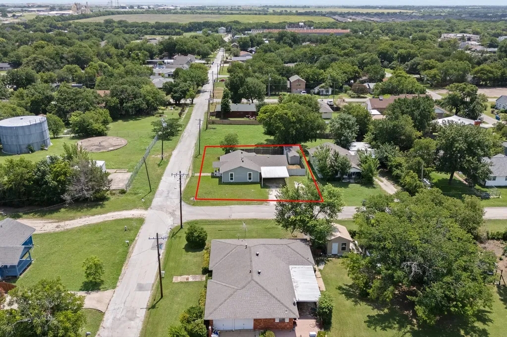 111 W Shelton Street Alvarado TX 76009