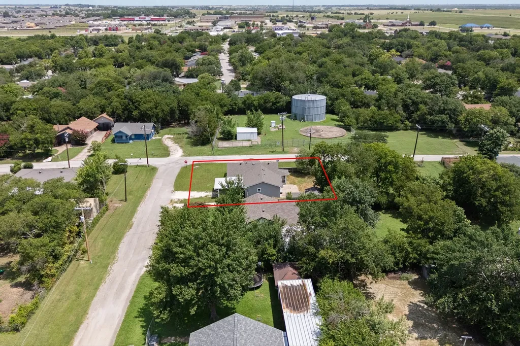 111 W Shelton Street Alvarado TX 76009