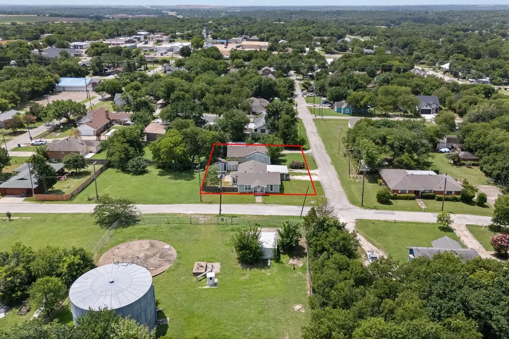 111 W Shelton Street Alvarado TX 76009
