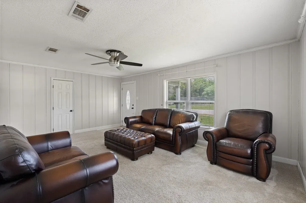 111 W Shelton Street Alvarado TX 76009
