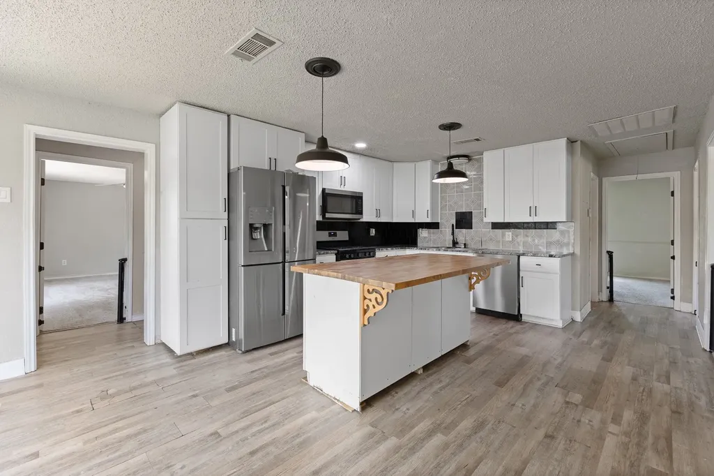 111 W Shelton Street Alvarado TX 76009