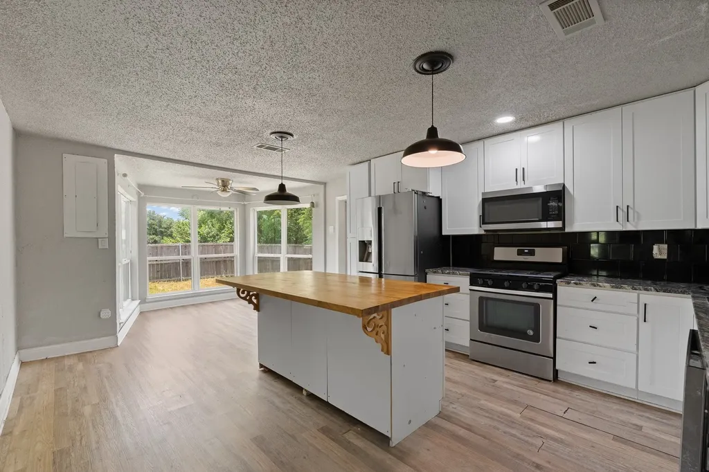 111 W Shelton Street Alvarado TX 76009