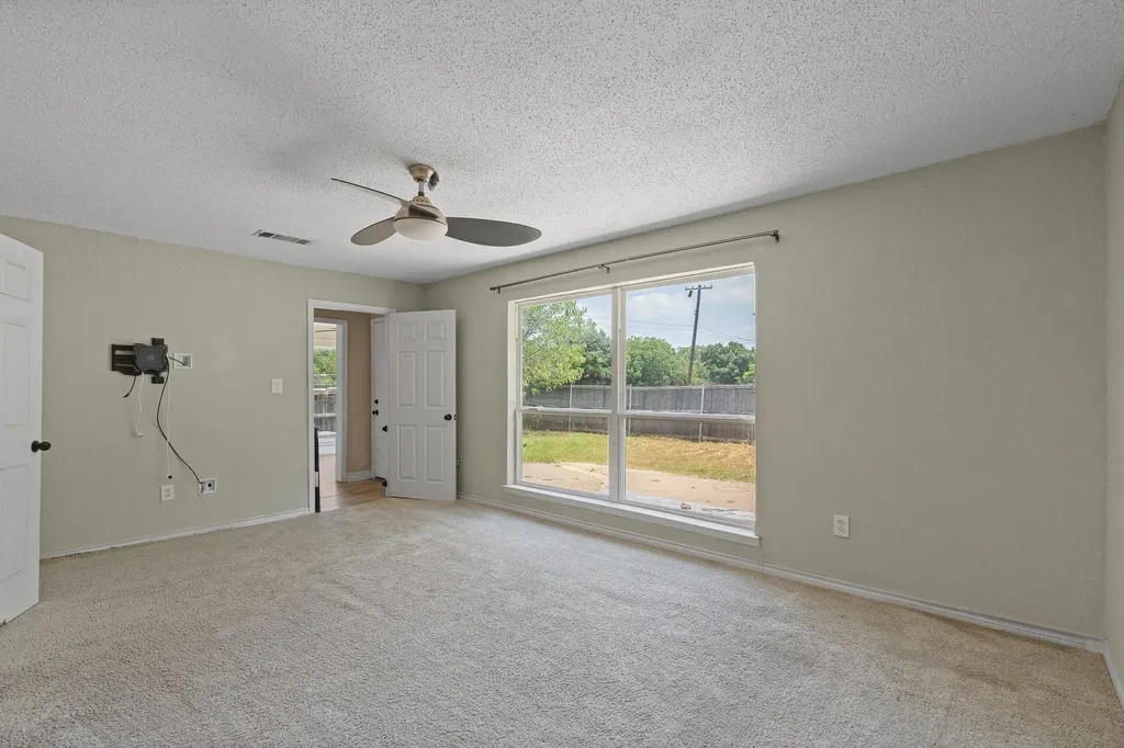 111 W Shelton Street Alvarado TX 76009