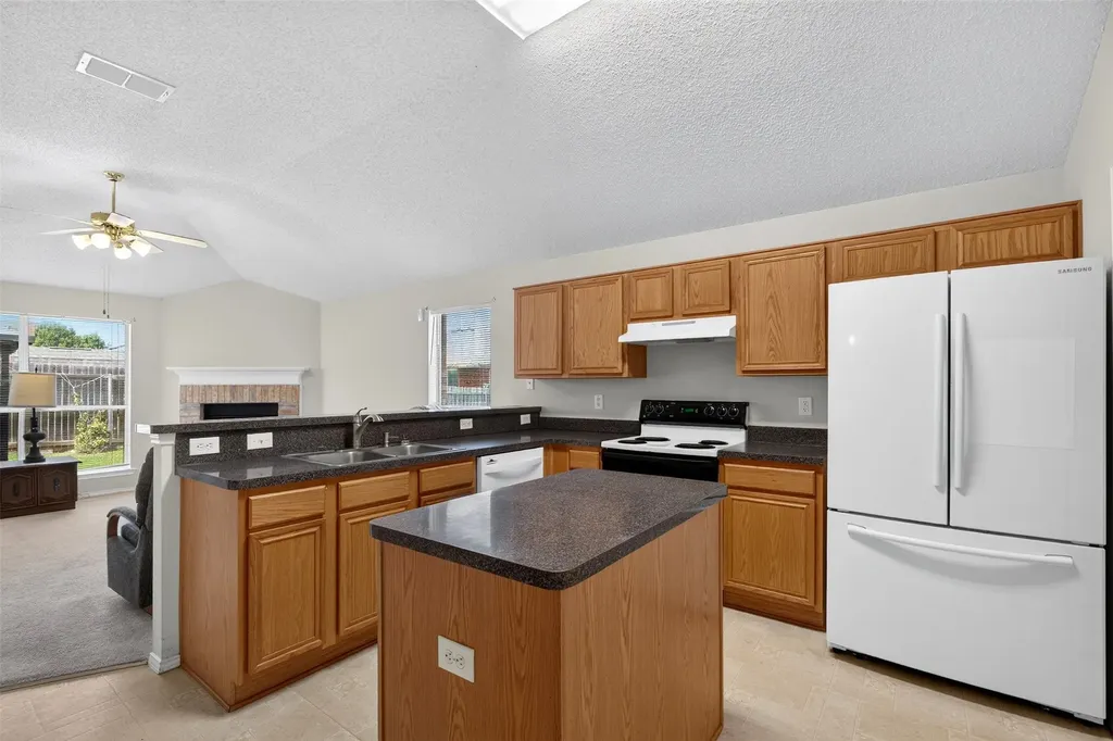10208 Dallam Lane Fort Worth TX 76108