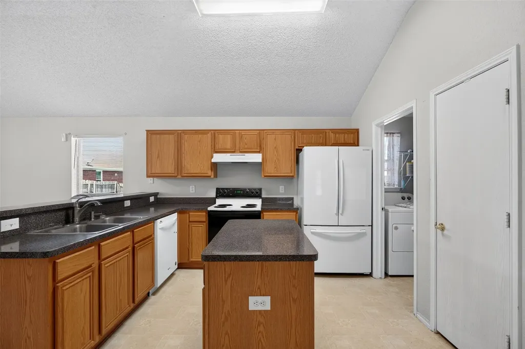 10208 Dallam Lane Fort Worth TX 76108