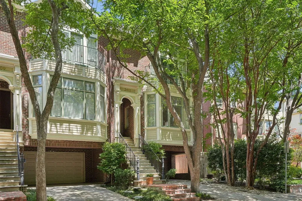 2611 Colby Street Dallas TX 75204