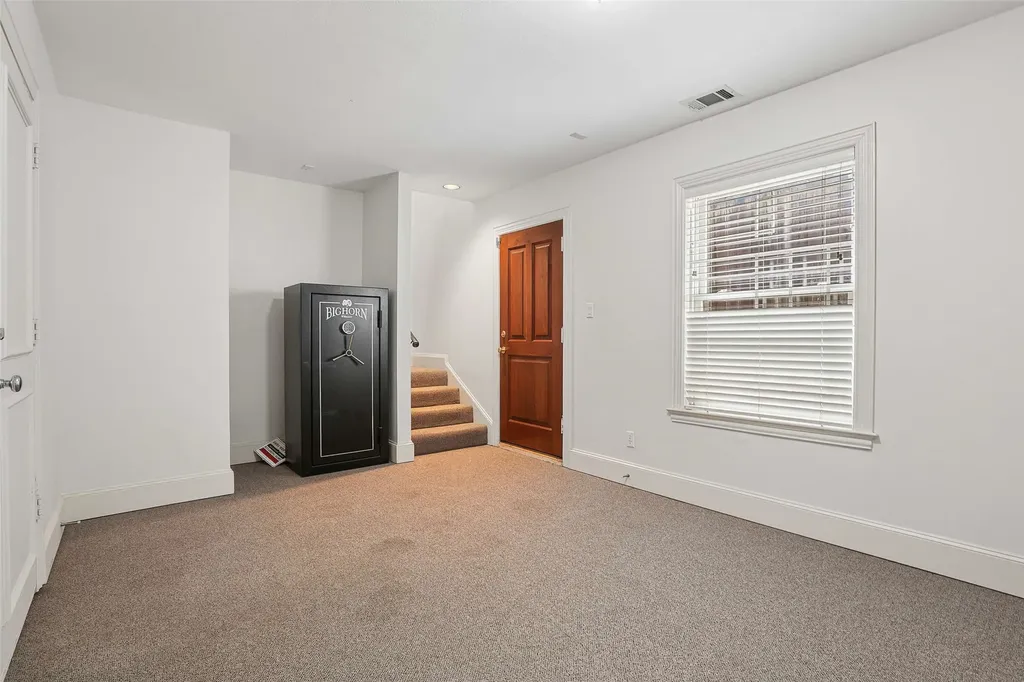 2611 Colby Street Dallas TX 75204