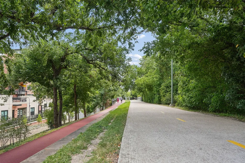 2611 Colby Street Dallas TX 75204