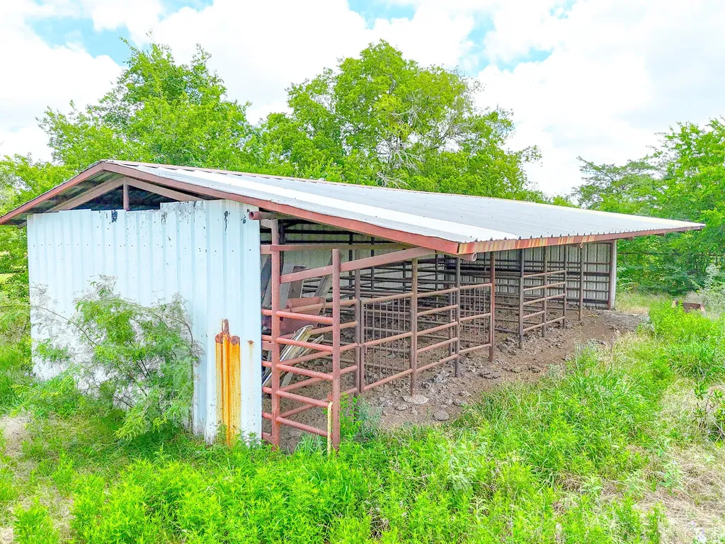 6222 SW County Road 0050 Corsicana TX 75110