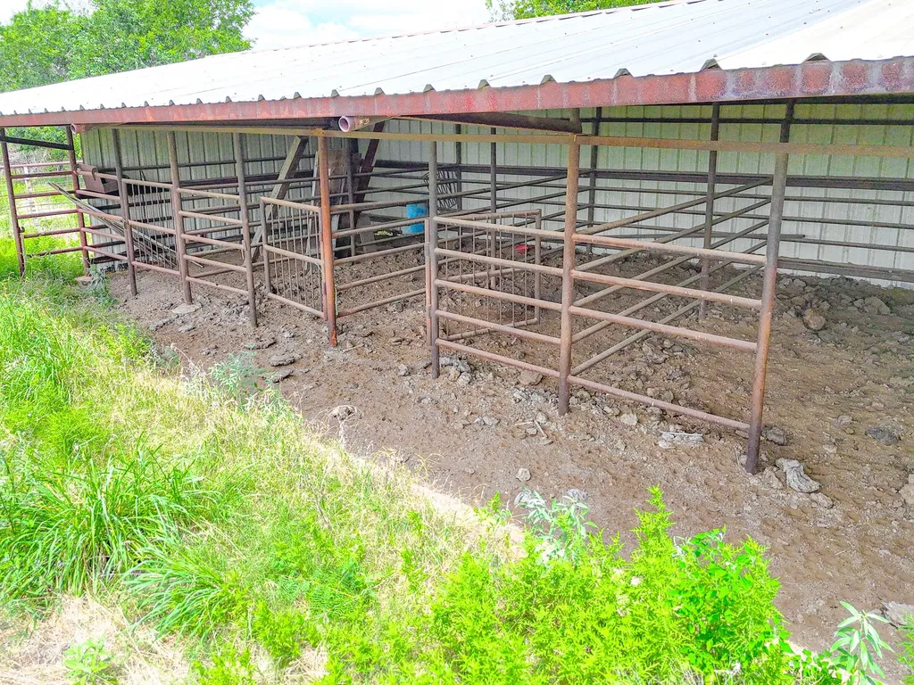 6222 SW County Road 0050 Corsicana TX 75110