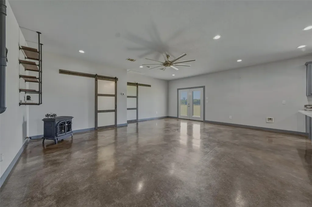 899 Bennett Road Millsap TX 76066