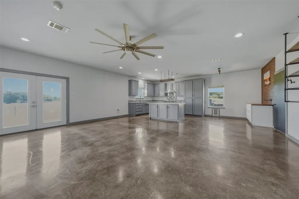 899 Bennett Road Millsap TX 76066