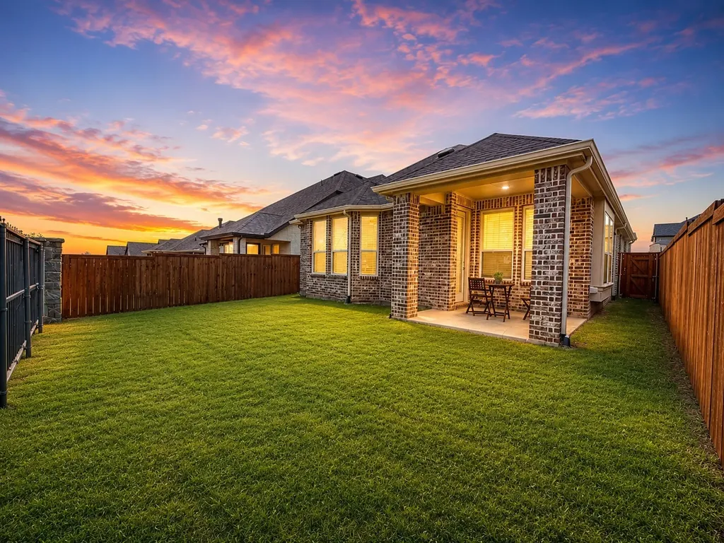 1221 Newport Street Sherman TX 75090