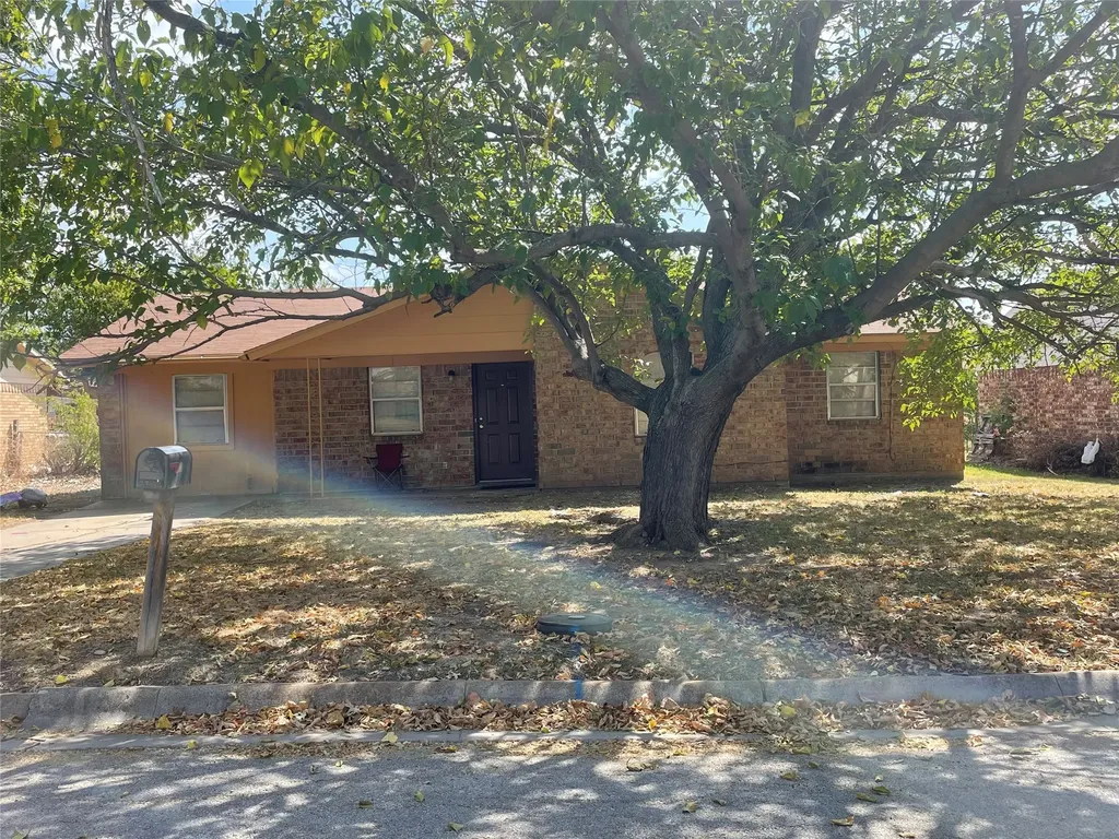 1818 Arkansas Street Gainesville TX 76240